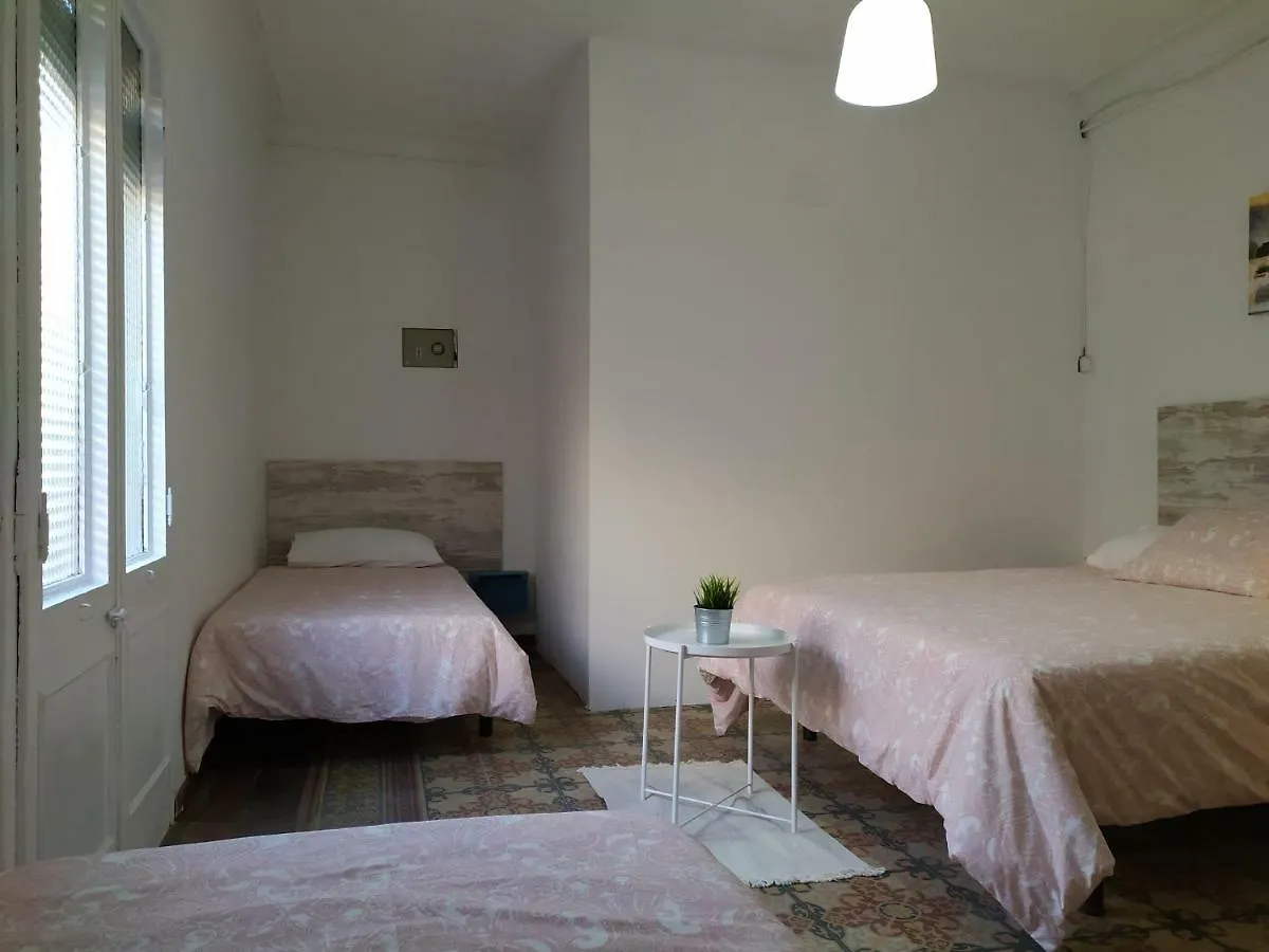 Break In Gothic Barcelona Hostal Hotel