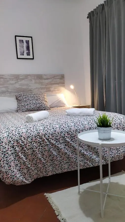 Break In Gothic Barcelona Hostal Hotel