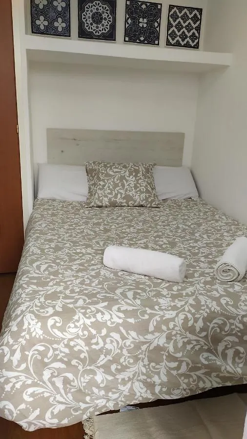 Break In Gothic Barcelona Hostal Hotel
